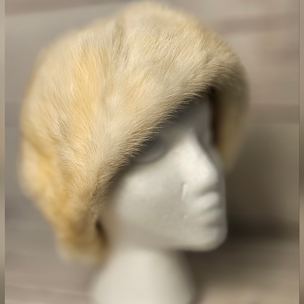 Mr. John Fabulous Furs Vintage Cream Mink Fur Hat Ladies White Mink Fur Hat